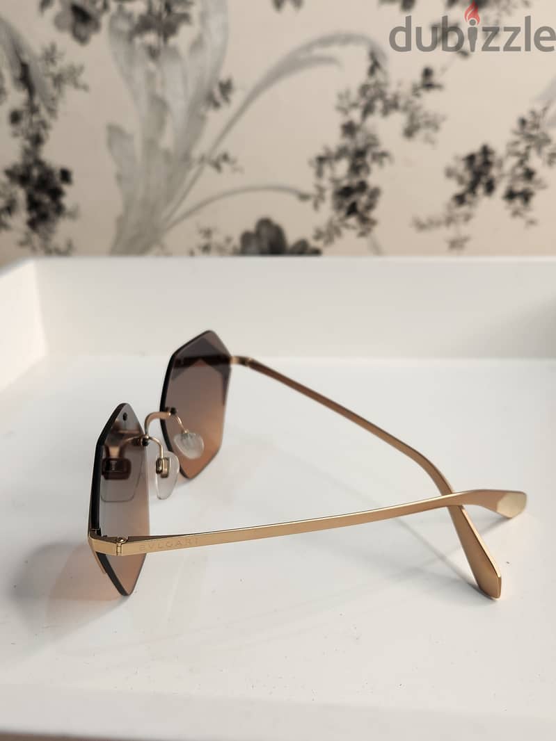 Sunglass for sale original used clean 25bd 4