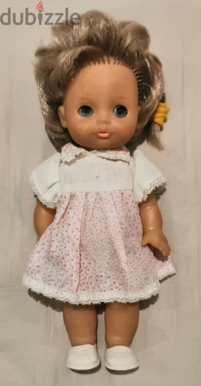 Sleepy eye doll 26cms