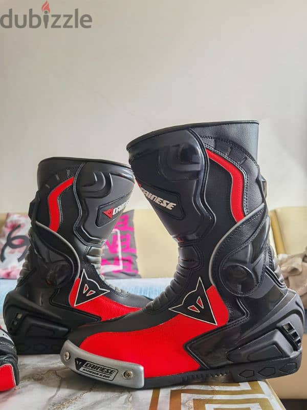 brand new Dainese boots & Gloves 2