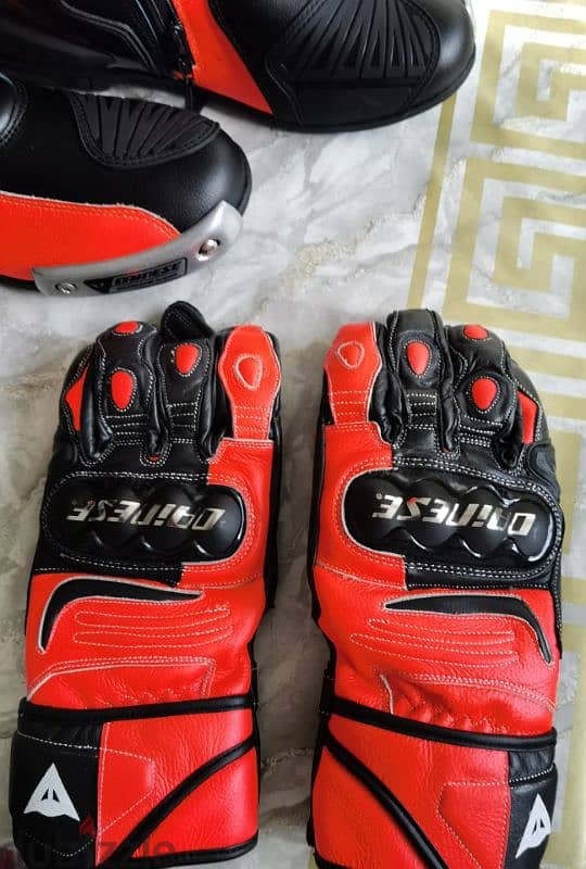 brand new Dainese boots & Gloves 3