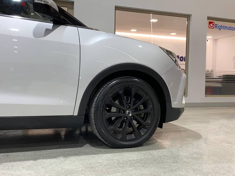 Ssang Yong Tivoli 6