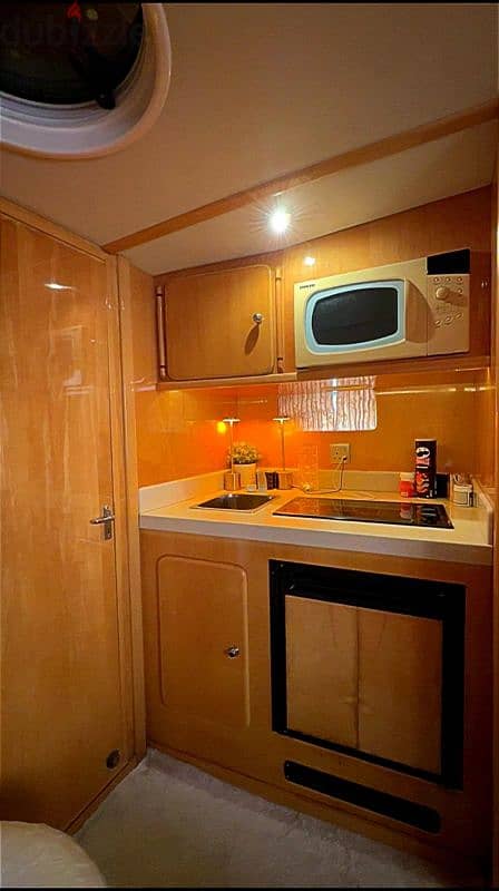 2006 Gulf Craft Ambassador 36 feet 10