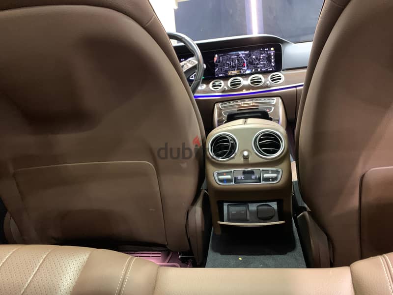 Mercedes-Benz E 200 10
