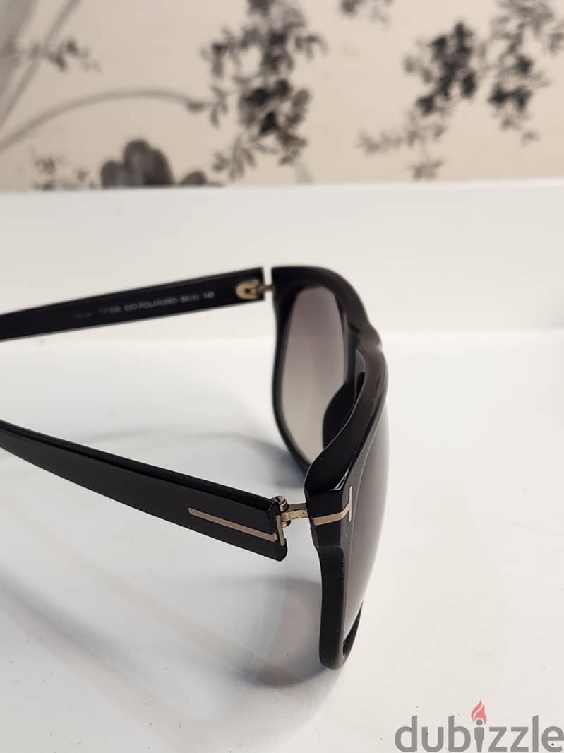 Tomford sunglasses clean used 2