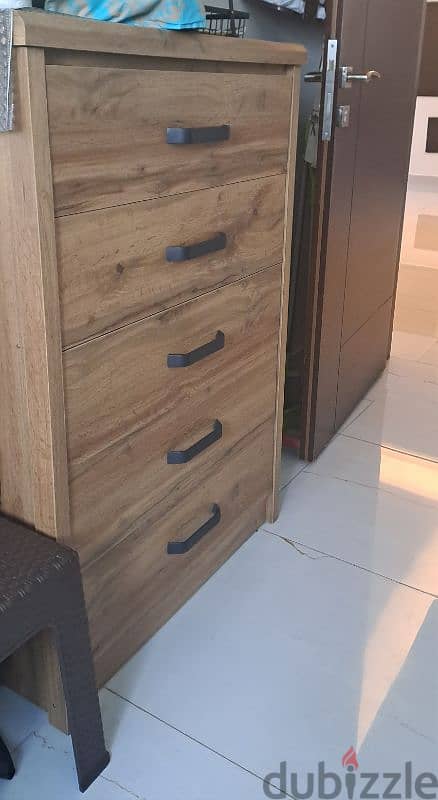 - Kitchen Drawer. 1