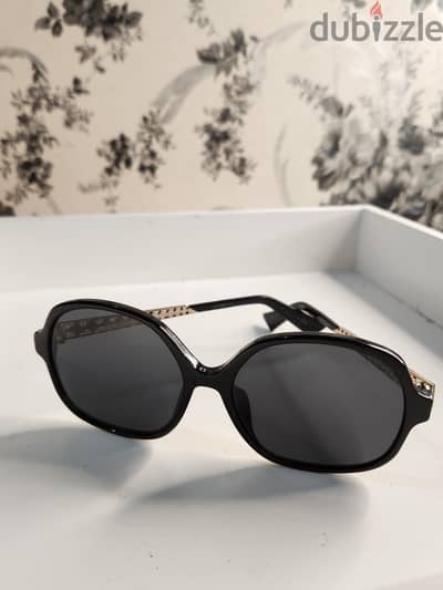 احصل على نظارات Gucci الأصلية الآن بسعر رائع! - 39591018