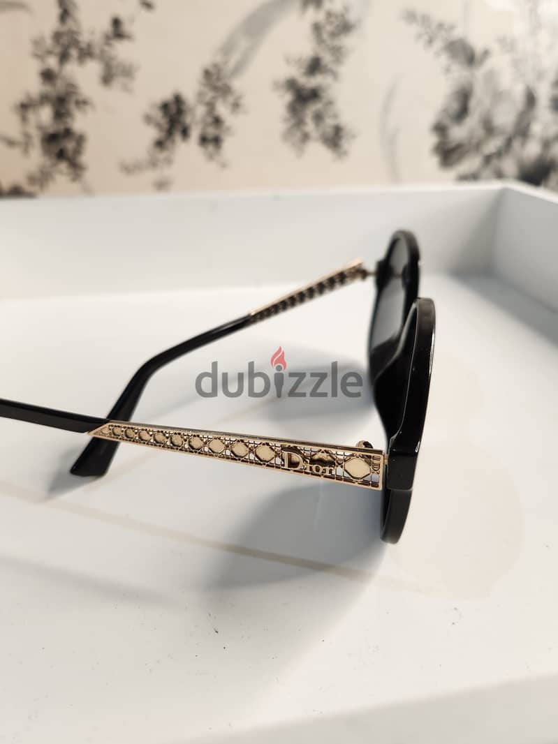 احصل على نظارات Gucci الأصلية الآن بسعر رائع! - 39591018 2