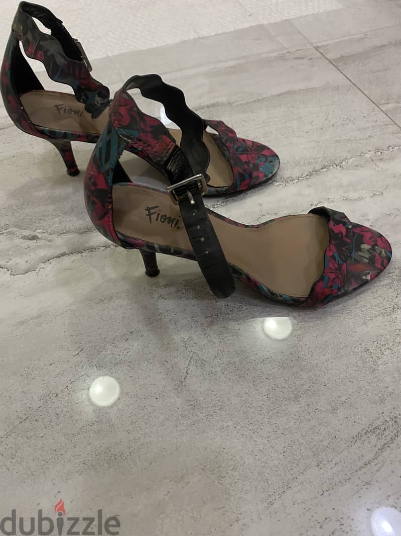 Fioni multicolor pumps, size 6, BD5 1