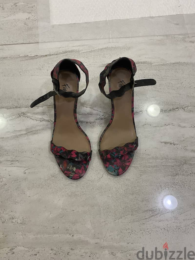 Fioni multicolor pumps, size 6, BD5 2