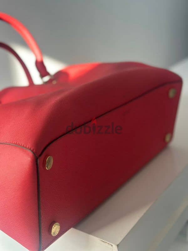 Michael Kors handbag with matching wallet. 3