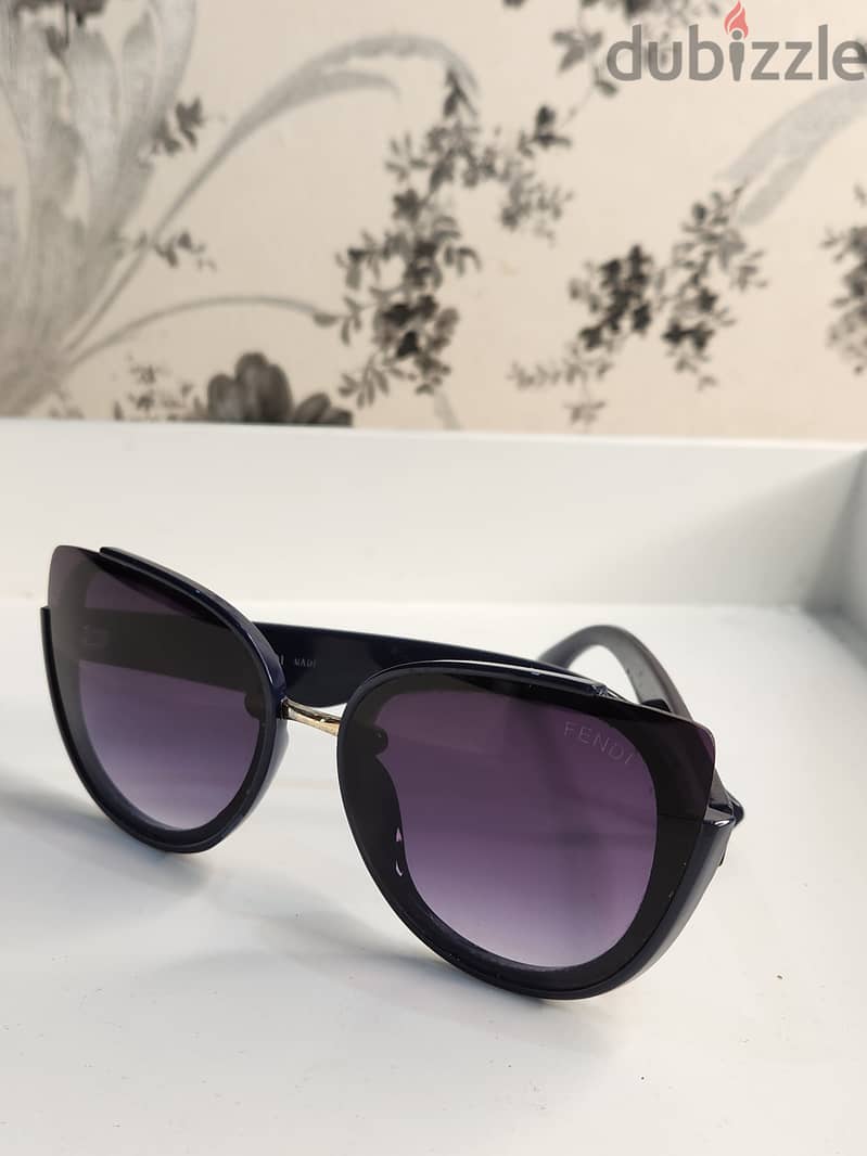 Fendi Sunglasses – Clean & Used   نظارات شمسية فيندي – مستعملة 4
