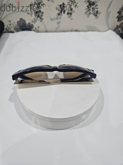 Sunglasses Ryban for sale 10BD  للبيع: نظارة شمسية Ray-Ban أصلية