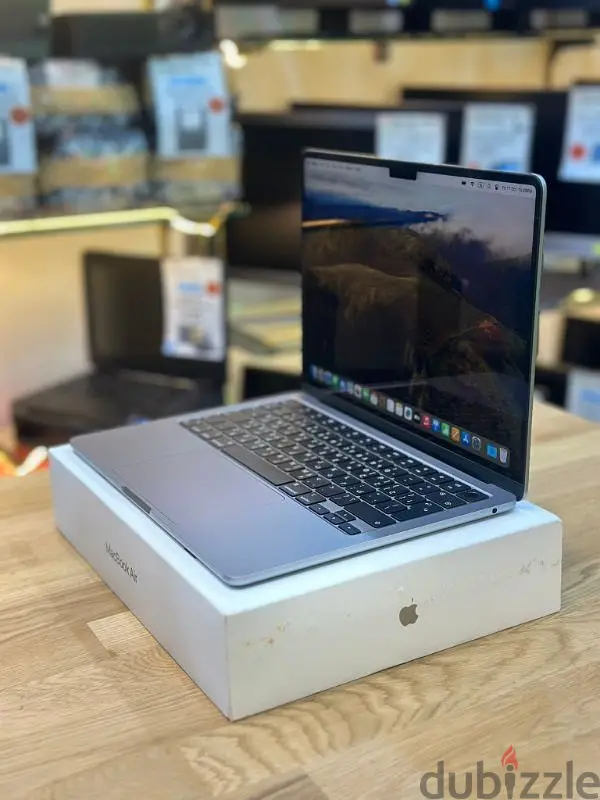 Apple MacBook Air M3 2024 with BOX64143722002947122