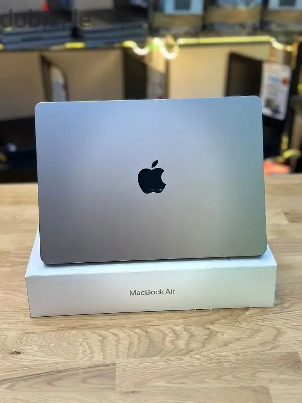 Apple MacBook Air M3 2024 with BOX64143722002947123