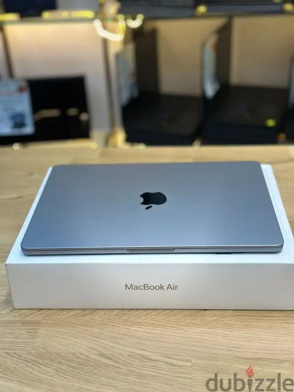 Apple MacBook Air M3 2024 with BOX64143722002947124