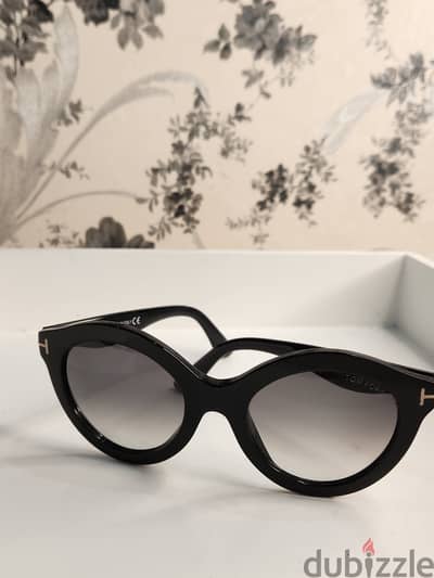 Tom Ford Sunglasses للبيع: نظارة شمسية من Tom Ford