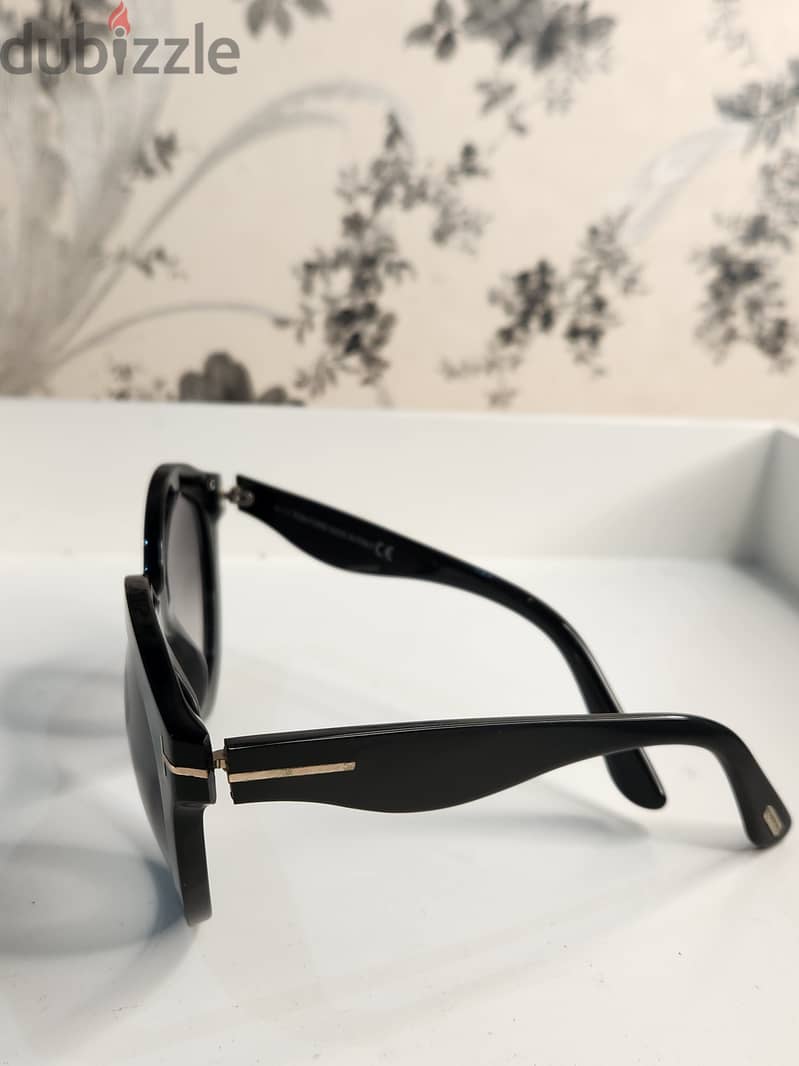 Tom Ford Sunglasses للبيع: نظارة شمسية من Tom Ford 1