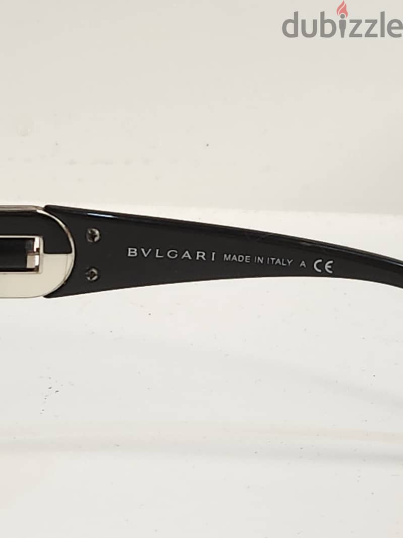 Fendi Sunglasses – Original  Clean and gently used Elegant and authen 5