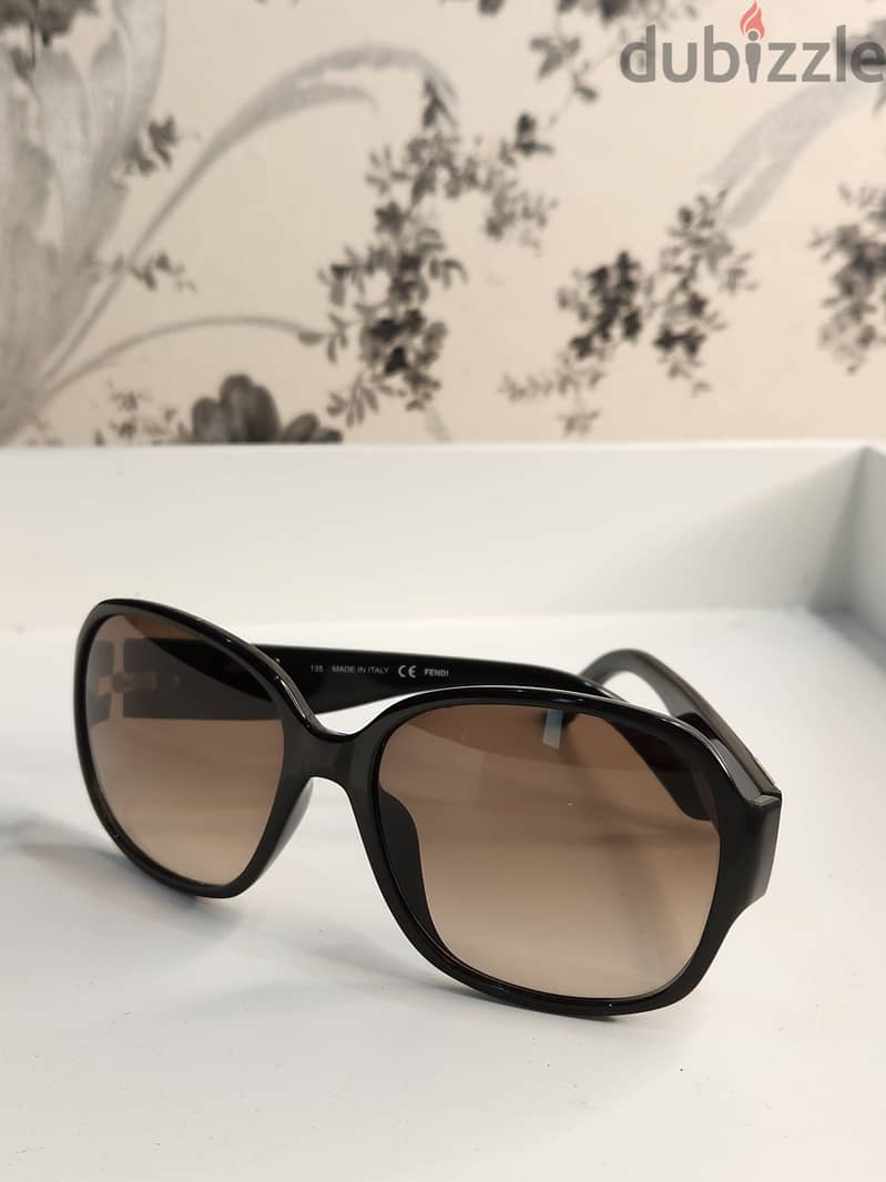 Fendi Sunglasses – Original  Clean and gently used Elegant and authen 7