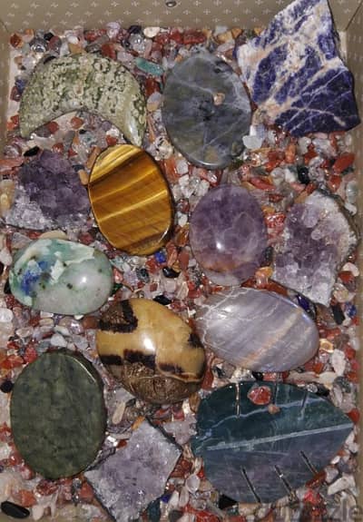 Gemstones box صندوق احجار كريمة