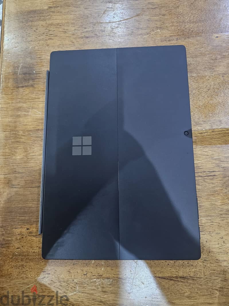 10th Gen Microsoft Surface Pro 7 8GB 256GB - 130BD 5