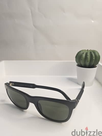 Original Branded Sunglasses  Brands available: Ray-Ban, Fendi, Montbla