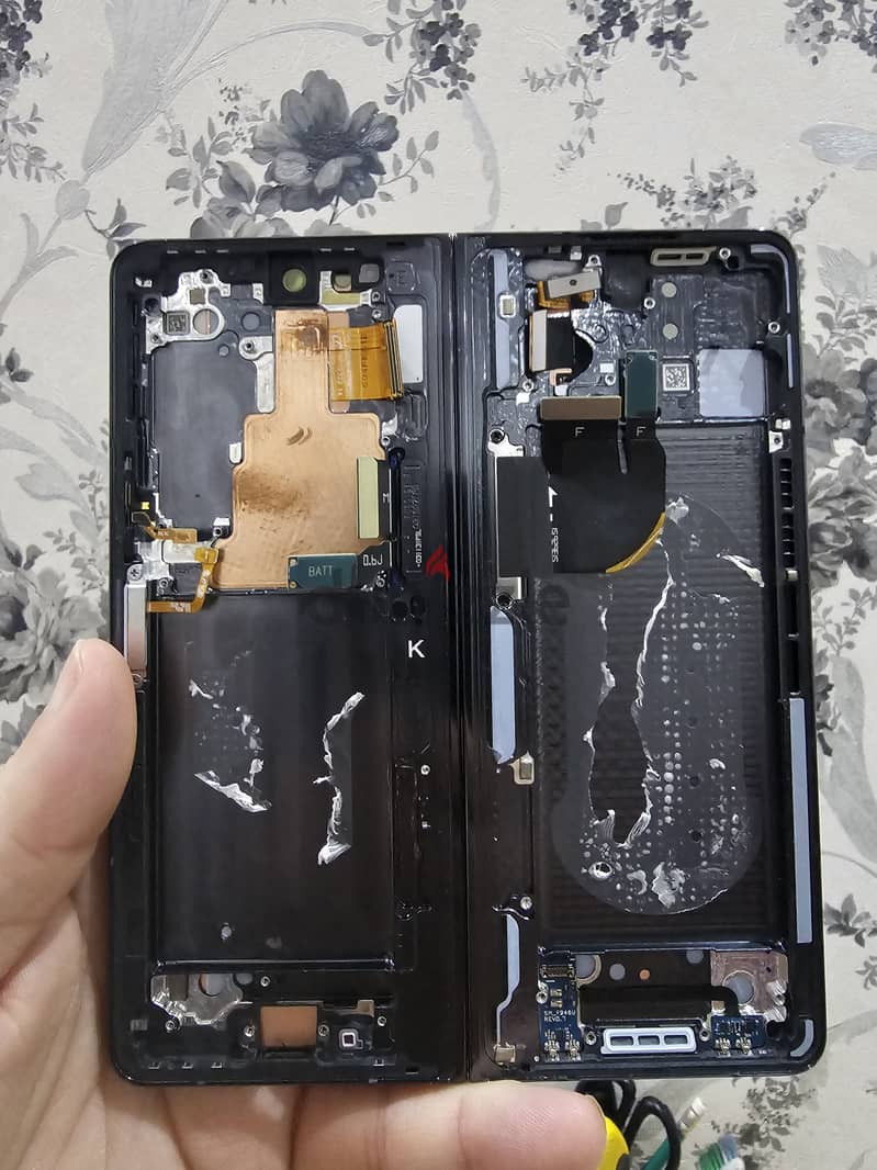 Samsung Fold 5 LCD 3