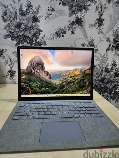 Surface Laptop  i5 8gb 256gb  - 100bd