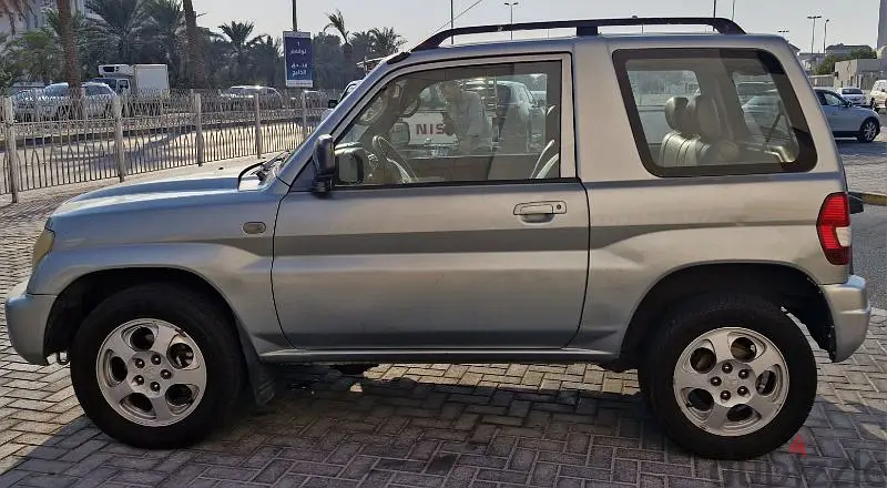 Mitsubishi Pajero iO 2001