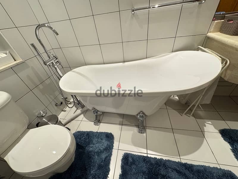 STAND ALONE BATH TUB 1