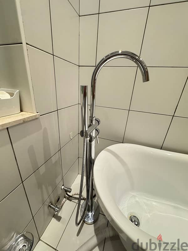 STAND ALONE BATH TUB 3