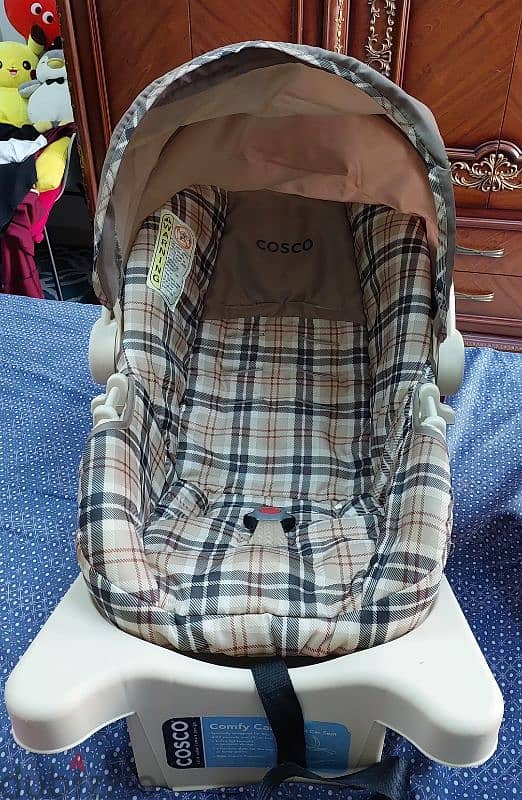 Baby Car Seats, Excellent Condition. both 4