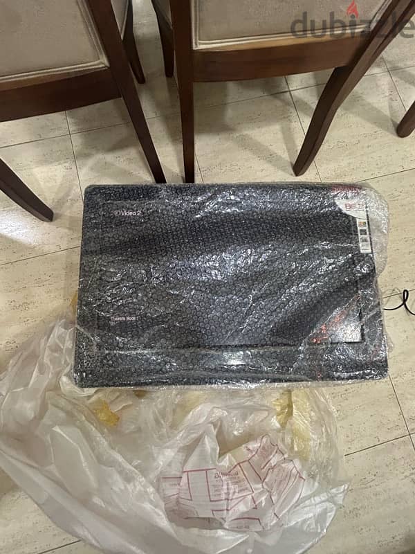 Sony Bravia Be-2 (32 inches V series LCD) 2