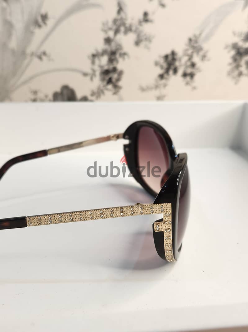 Fendi ORG sunglass clen used - 30BD 2