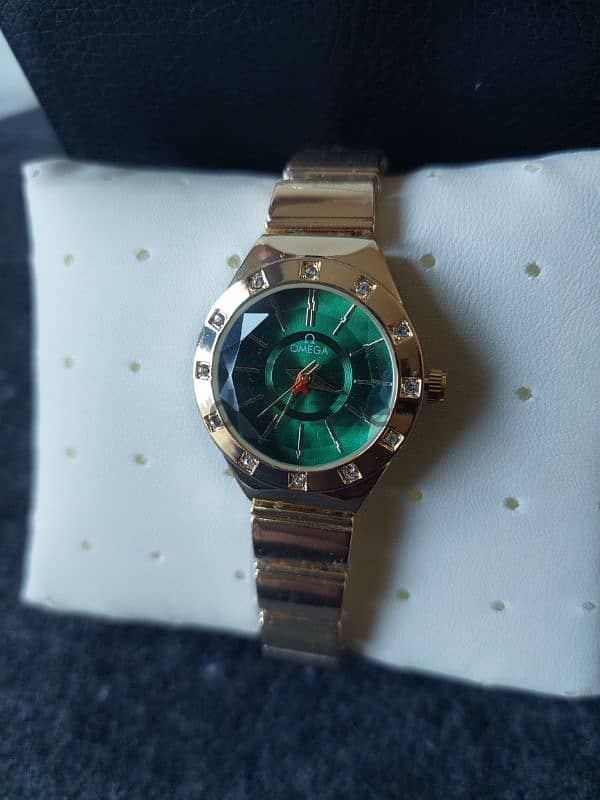 إطلالة جريئة CARTIER . GUESS . ARMANI 1