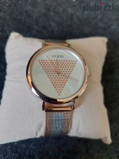 إطلالة جريئة CARTIER . GUESS . ARMANI