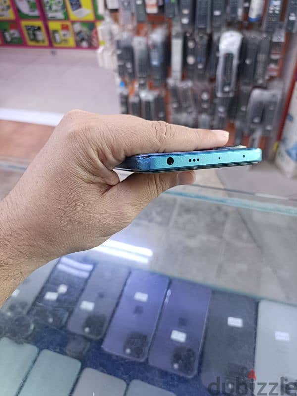 Poco F5.256G. storage. 12+4GB RAM. Only device available. Lcd changed. 2