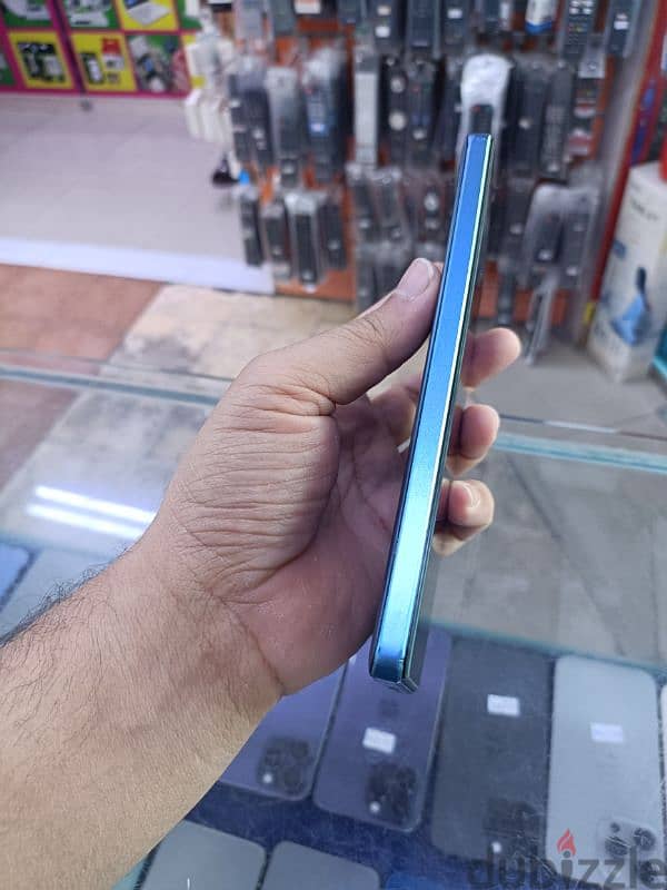 Poco F5.256G. storage. 12+4GB RAM. Only device available. Lcd changed. 4
