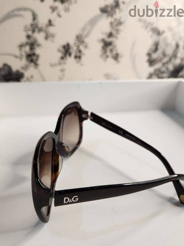 Sunglass original used clean 30bd 17