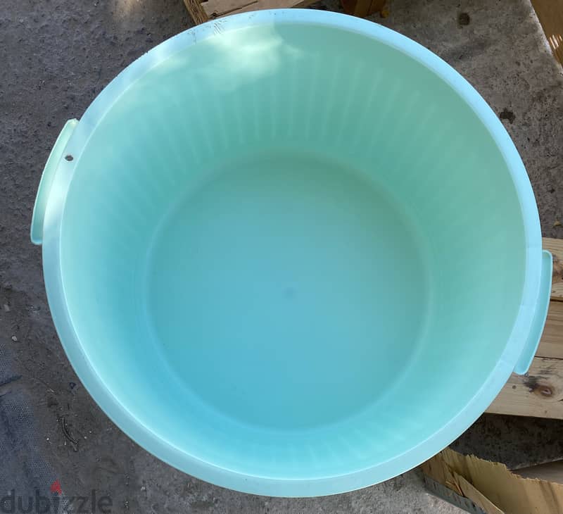 Large heavy-duty plastic wash basin 1