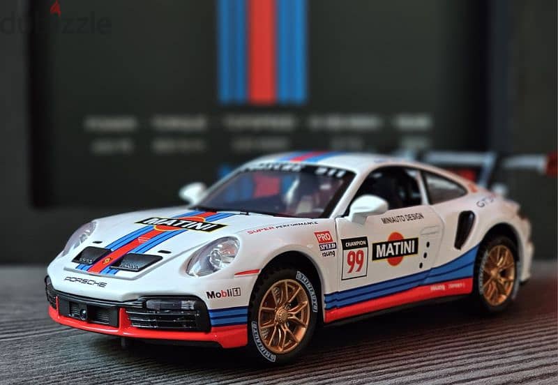 Porsche 911 GT3 RS Scale 1:32 diecast car 1