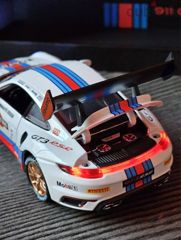 Porsche 911 GT3 RS Scale 1:32 diecast car 5