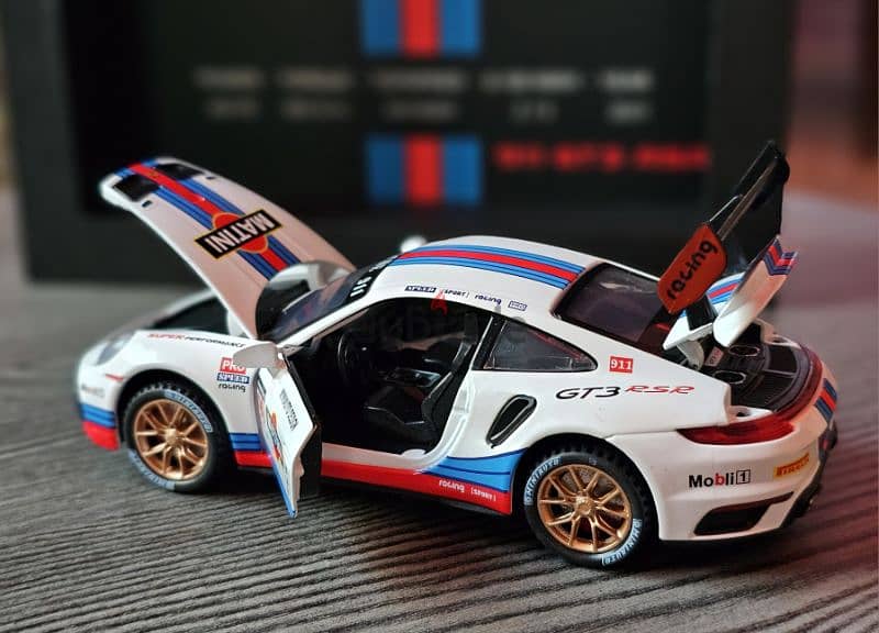 Porsche 911 GT3 RS Scale 1:32 diecast car 6