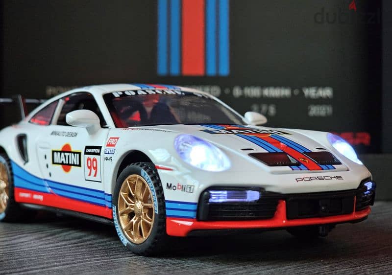 Porsche 911 GT3 RS Scale 1:32 diecast car 9