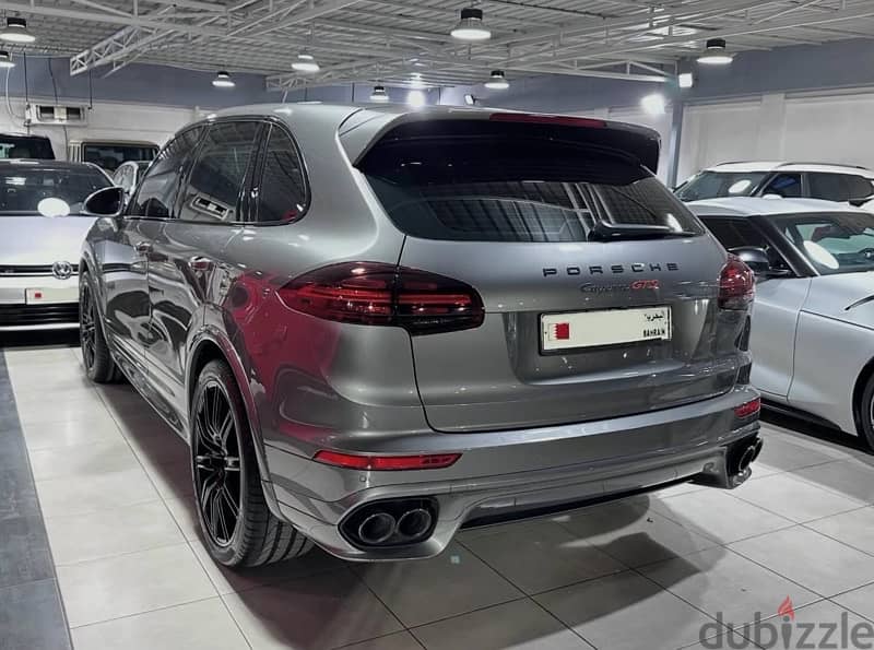 2016 Porsche Cayenne GTS 1