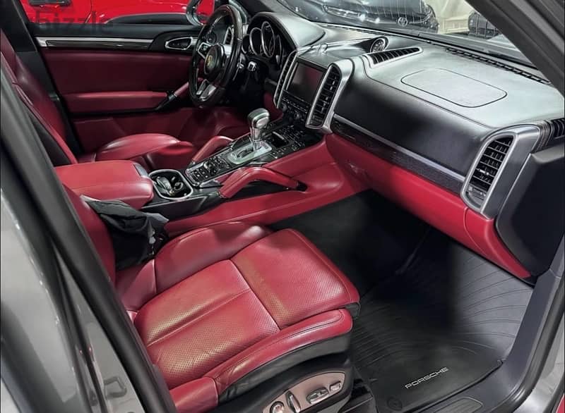 2016 Porsche Cayenne GTS 6