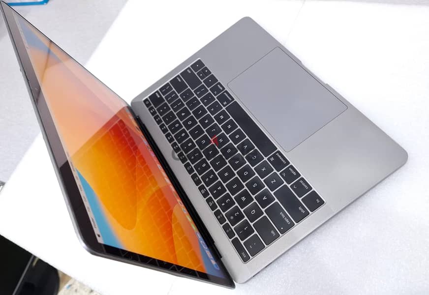 MacBook Pro Core i5 2.3Ghz 8GB RAM 13"Quad Display With Type-C Adapter 2
