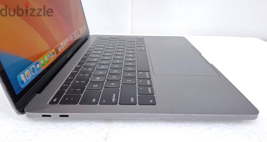 MacBook Pro Core i5 2.3Ghz 8GB RAM 13"Quad Display With Type-C Adapter 4