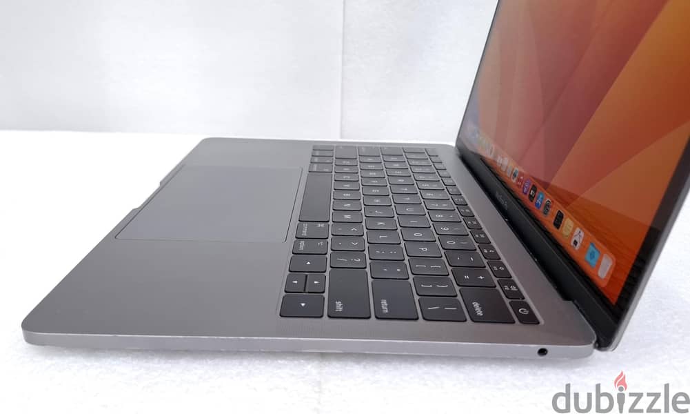 MacBook Pro Core i5 2.3Ghz 8GB RAM 13"Quad Display With Type-C Adapter 5
