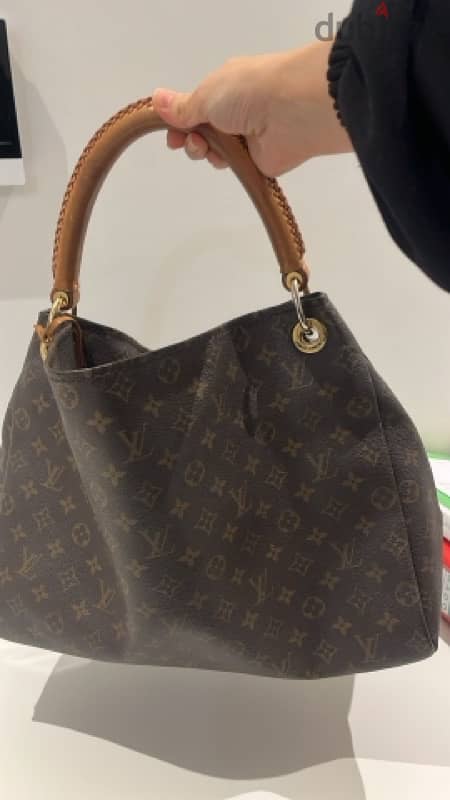 AUTHENTIC Louis Vuitton Artsy Monogram-PREOWNED 2